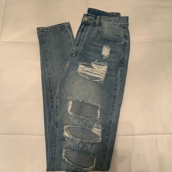 high waisted ripped jeans - Picture 4 of 4